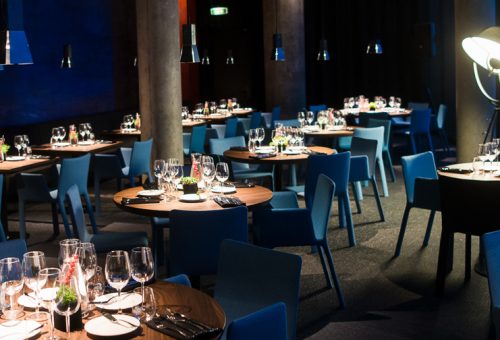 Restorano „Sala“ atidaryme – įžymybių desantas su A.Saboniu priešakyje