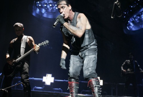 Grupės „Rammstein“ pageidavimai – jogos treneris ir pusantros tonos dyzelino