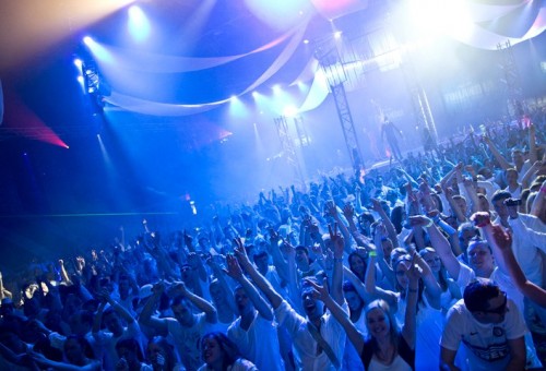 „Žalgirio“ arenoje – siautulinga muzikos fiesta „Pure Future White“