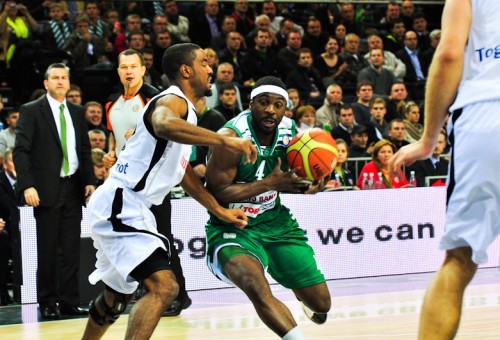 Pirmosiose rungtynėse naujoje arenoje „Žalgiris“ iškovojo pergalę