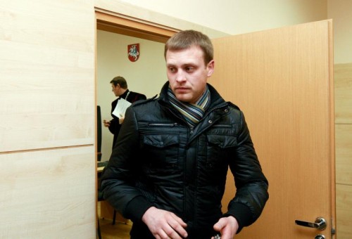 Per krepšinio varžybas žiebtuvėlį sviedęs sirgalius mokės 100 Lt baudą